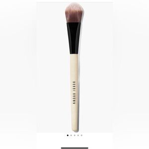 Bobbi Brown flawless finish foundation brush